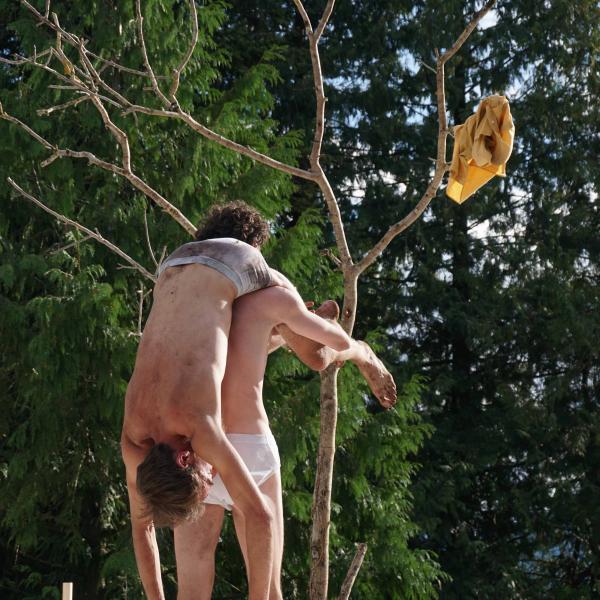 Sixtine Leroy Image du spectacle NOUS, LA FORÊT - OU COMMENT SE PLANTER