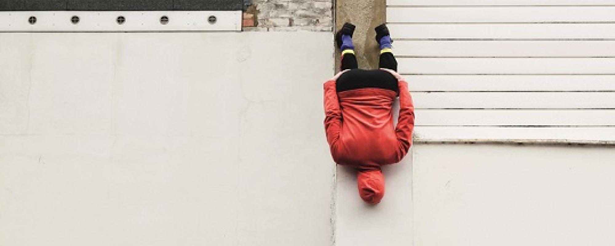Willi Dorner: bodies in urban spaces. Photo: Lisa Rastl